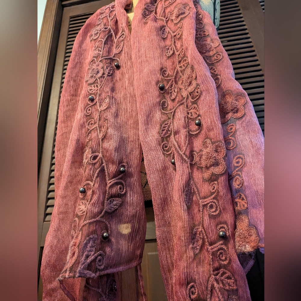Embroidered Pink Scarf From Ireland - Picture 3 of 12